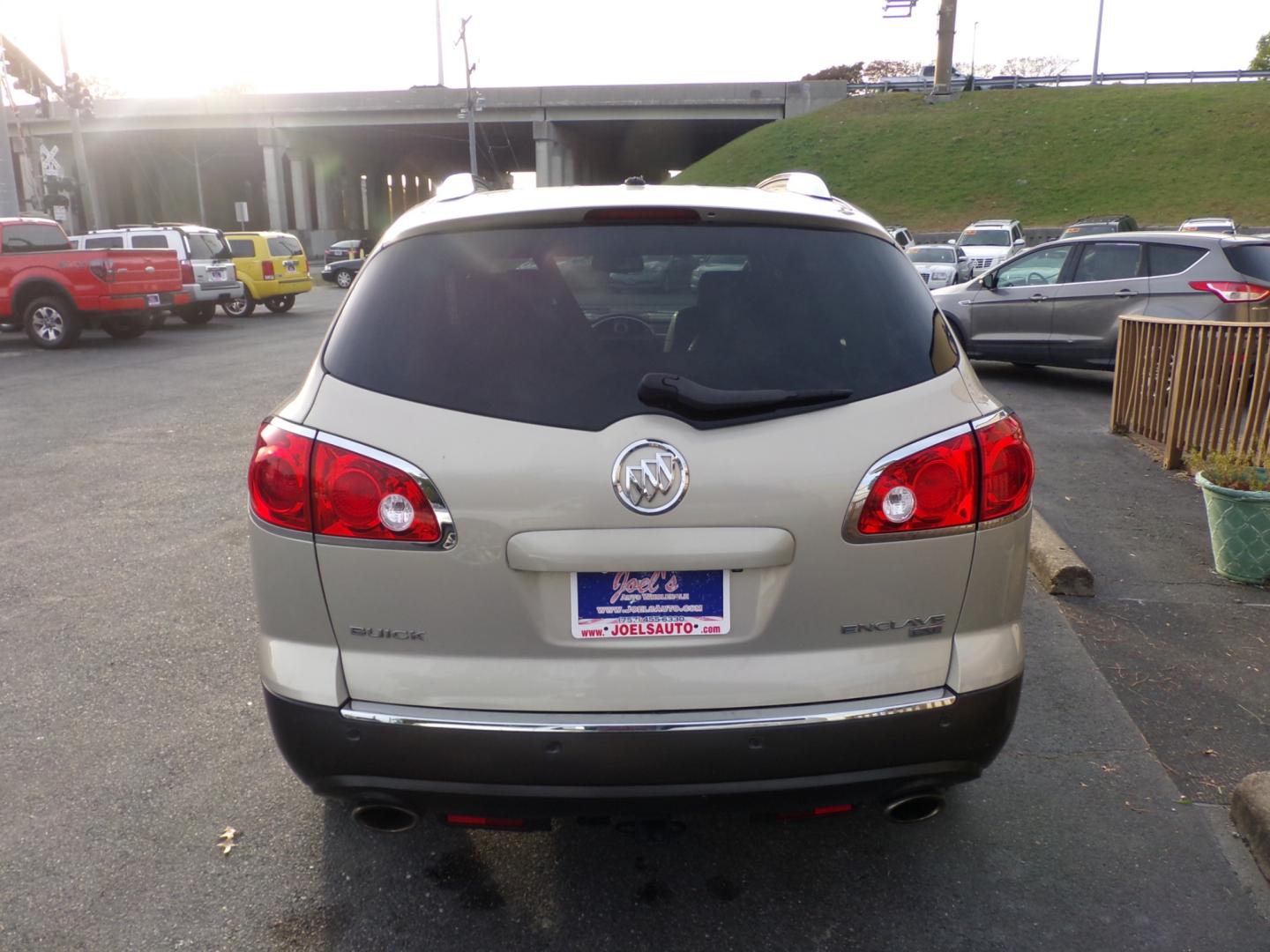 2011 Gold Buick Enclave CXL-1 FWD (5GAKRBED3BJ) with an 3.6L V6 DOHC 24V engine, 6-Speed Automatic Overdrive transmission, located at 5700 Curlew Drive, Norfolk, VA, 23502, (757) 455-6330, 36.841885, -76.209412 - Photo#14